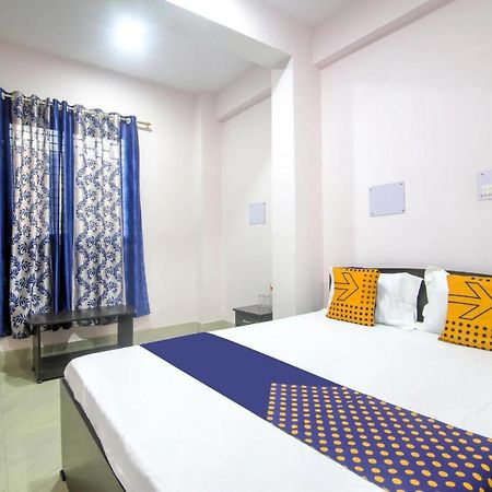 Raison Hotel Джамшедпур Екстериор снимка